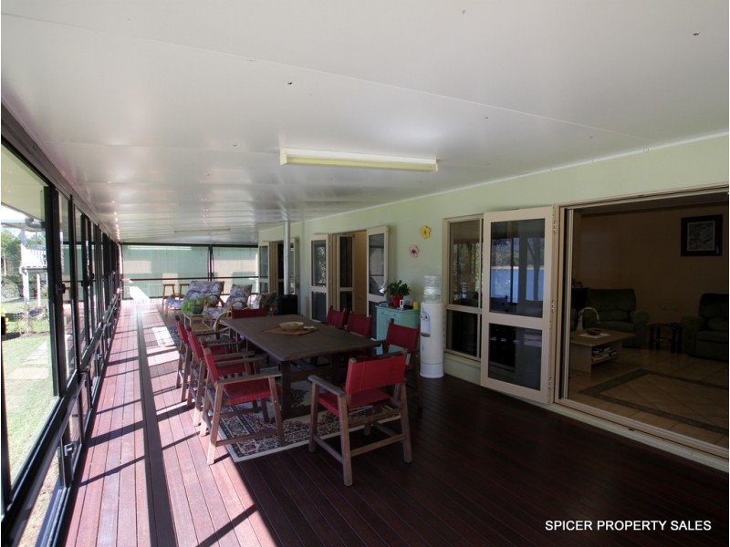 9 Kalorama Street, Tinaroo QLD 4872