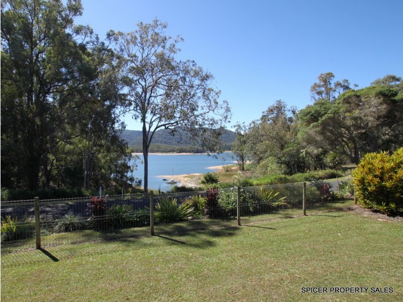 9 Kalorama Street, Tinaroo QLD 4872