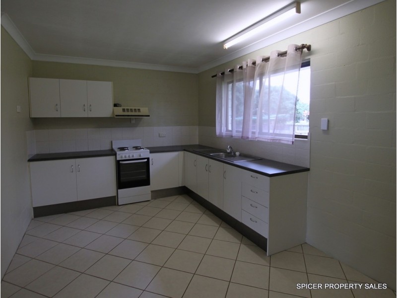 8 Melaleuca Drive, Tully Heads QLD 4854