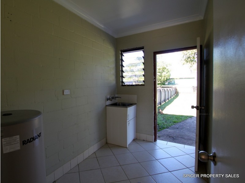 8 Melaleuca Drive, Tully Heads QLD 4854
