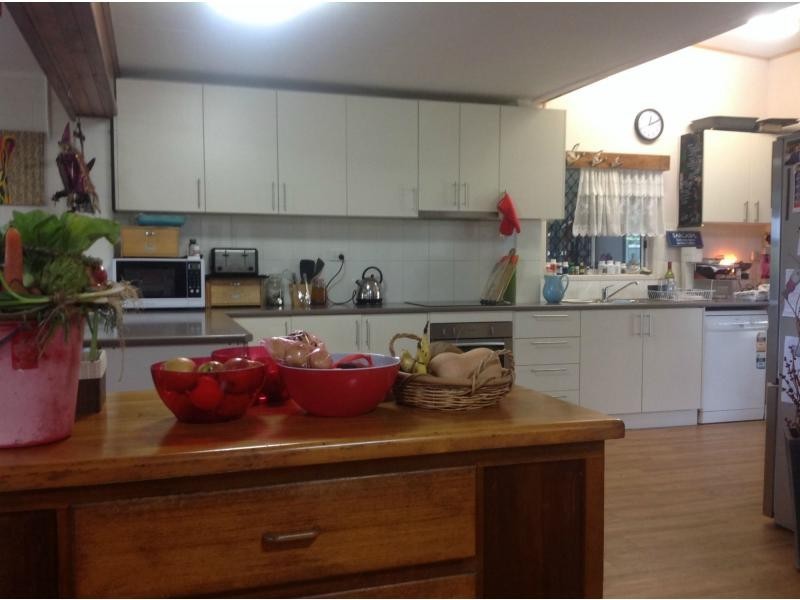 135 Bryant Street, Tully QLD 4854