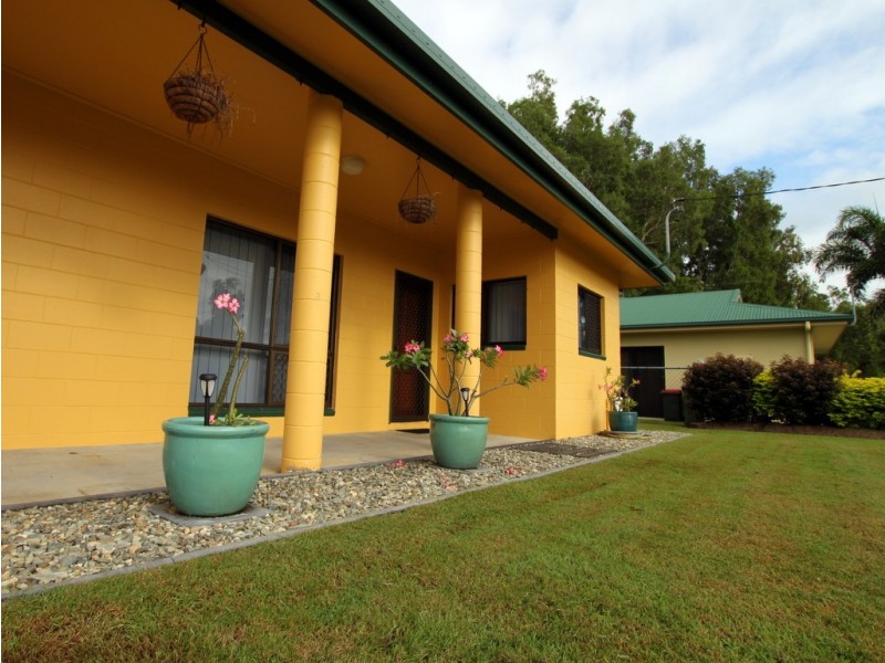 1 ACACIA CLOSE, Tully Heads QLD 4854