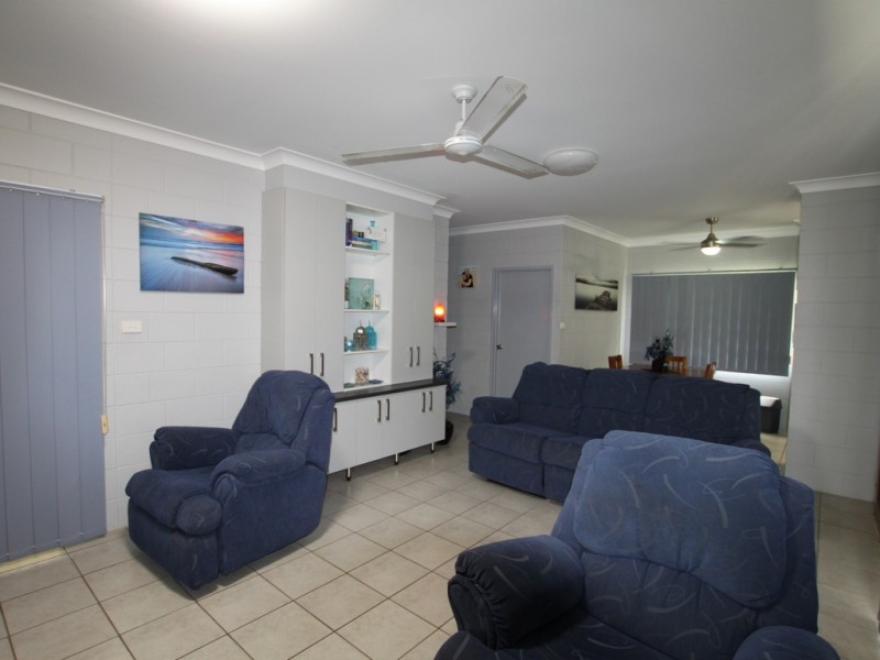 1 ACACIA CLOSE, Tully Heads QLD 4854