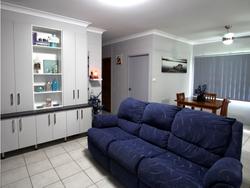 1 ACACIA CLOSE, Tully Heads QLD 4854