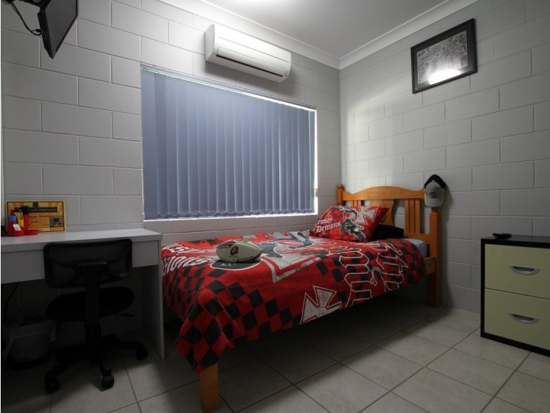 1 ACACIA CLOSE, Tully Heads QLD 4854