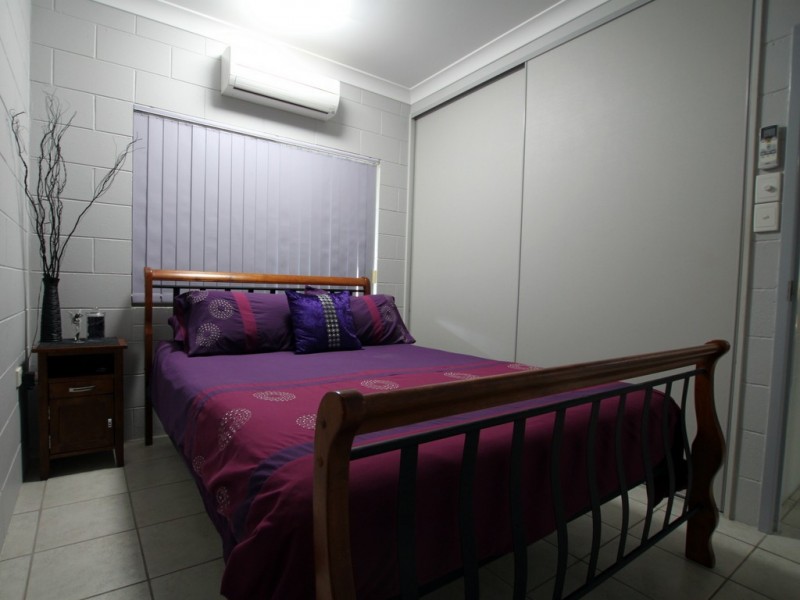 1 ACACIA CLOSE, Tully Heads QLD 4854