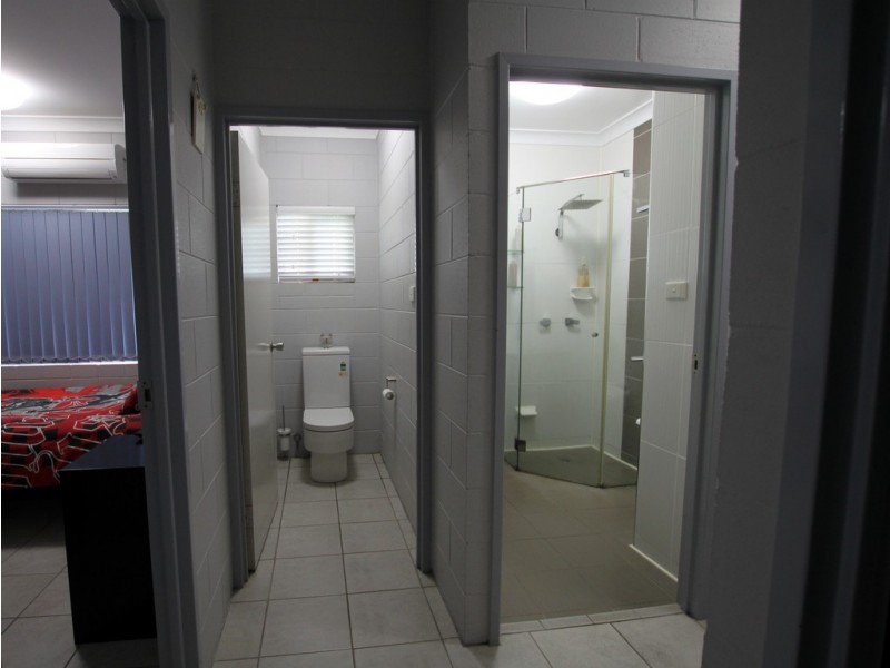 1 ACACIA CLOSE, Tully Heads QLD 4854