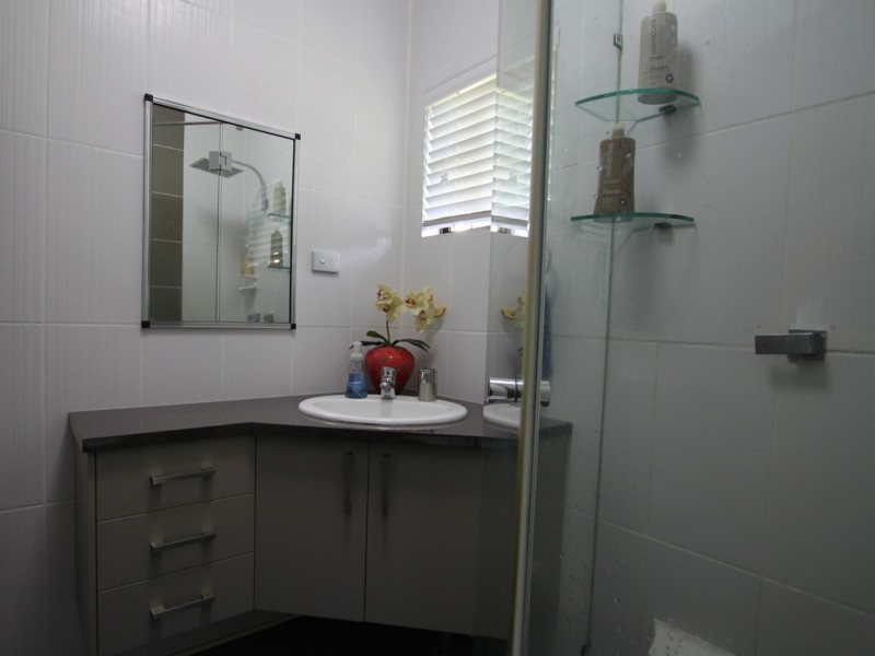 1 ACACIA CLOSE, Tully Heads QLD 4854