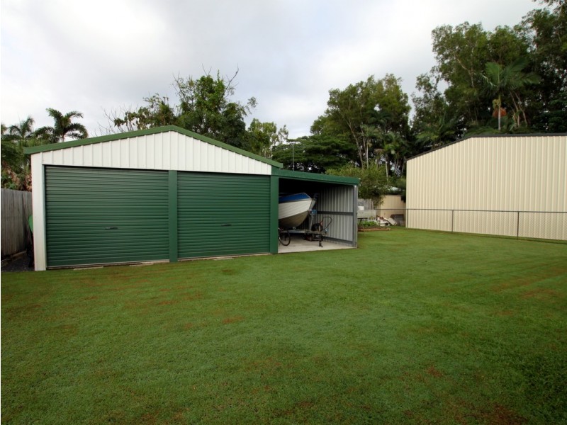 1 ACACIA CLOSE, Tully Heads QLD 4854