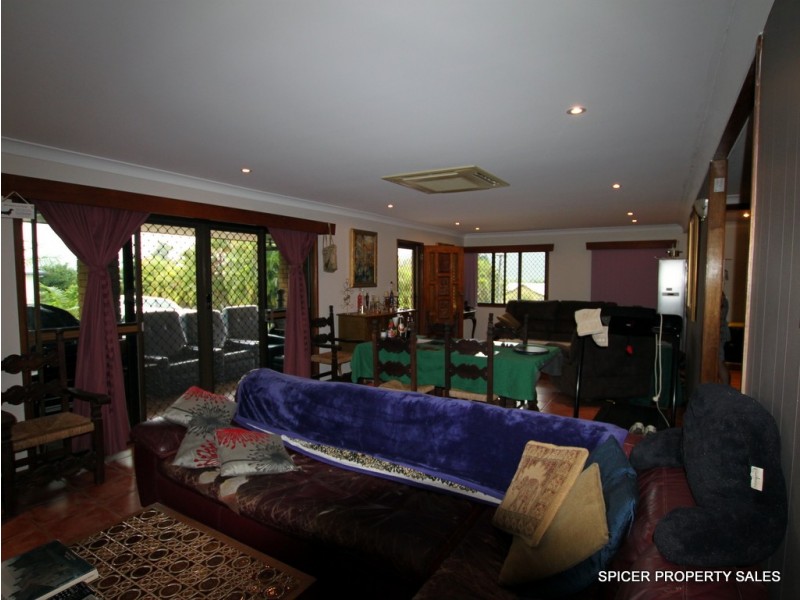 10 BRANNIGAN STREET, Tully QLD 4854