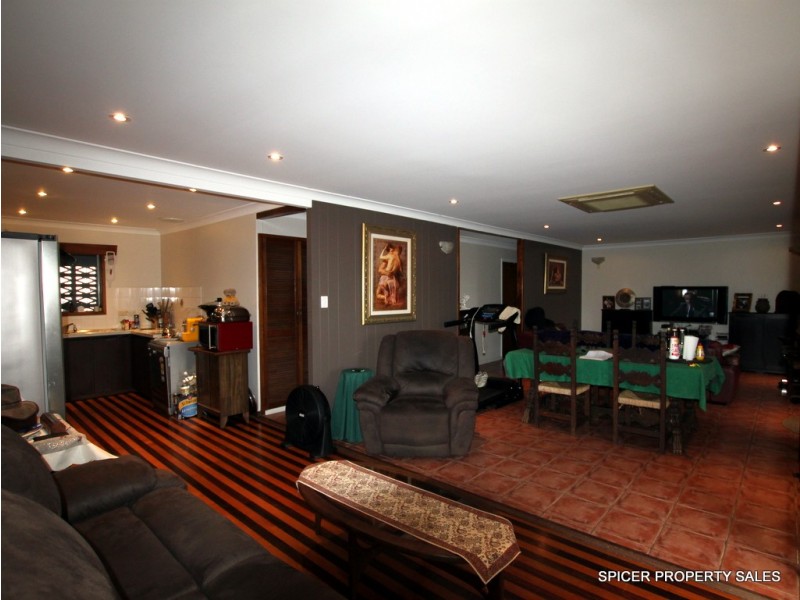 10 BRANNIGAN STREET, Tully QLD 4854