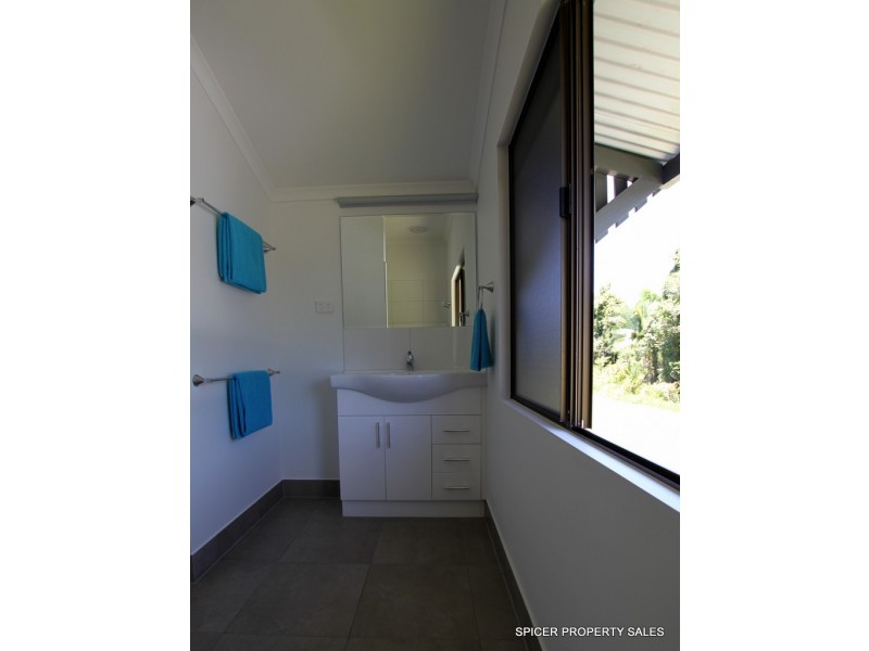 61076 BRUCE HIGHWAY, El Arish QLD 4855