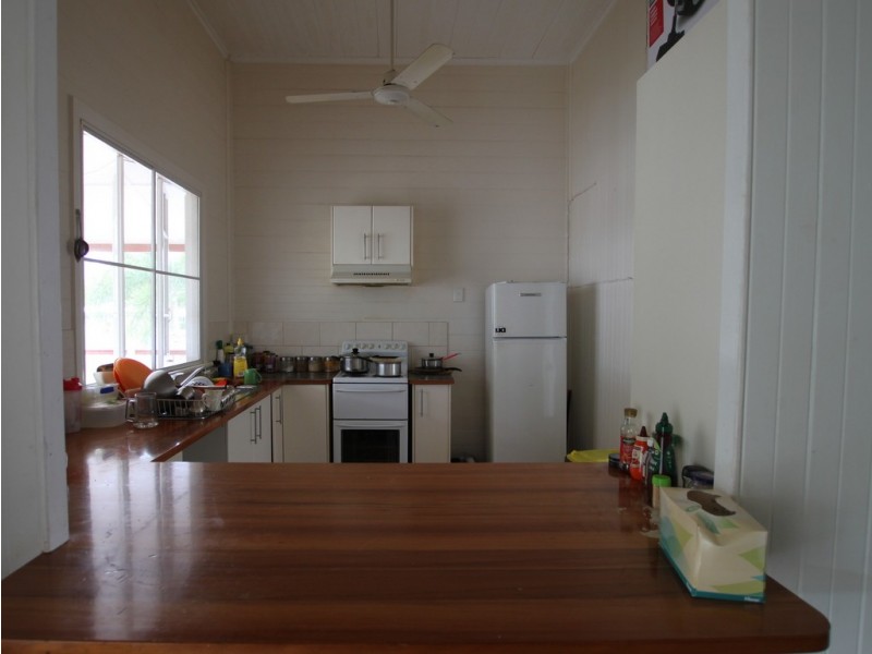 18 BRYANT STREET, Tully QLD 4854