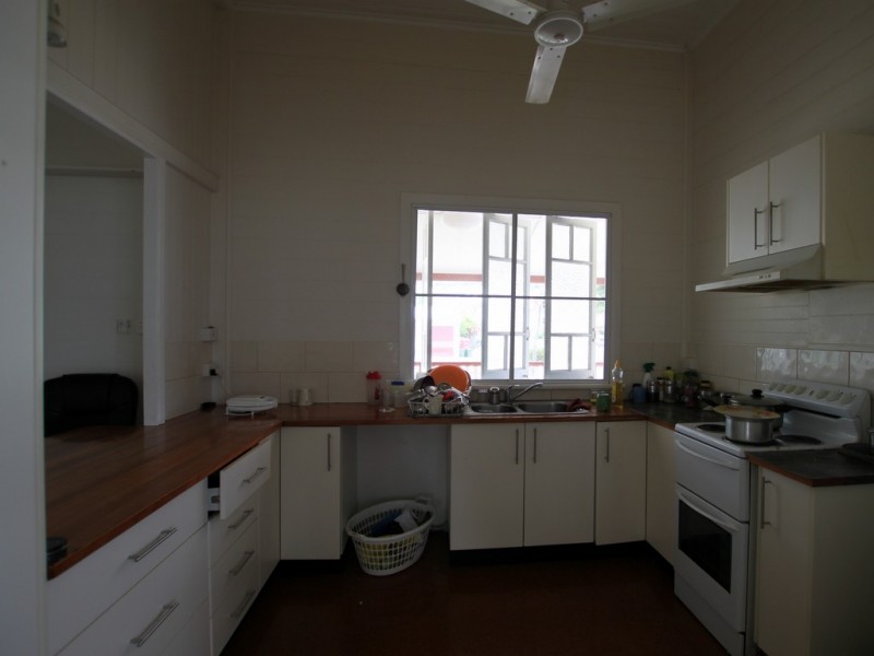 18 BRYANT STREET, Tully QLD 4854