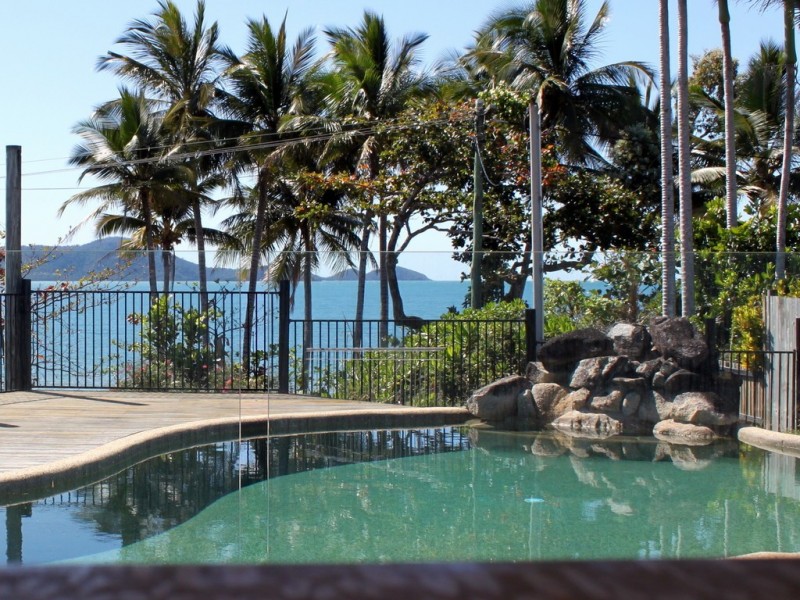 6 KENNEDY ESPLANADE, South Mission Beach QLD 4852