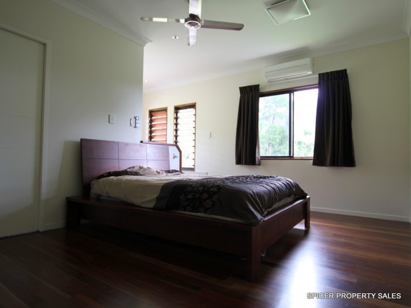 37 Pease Street, Tully QLD 4854