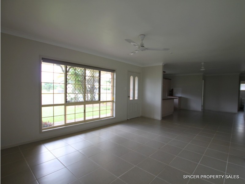 9 Campbell Street, Tully QLD 4854