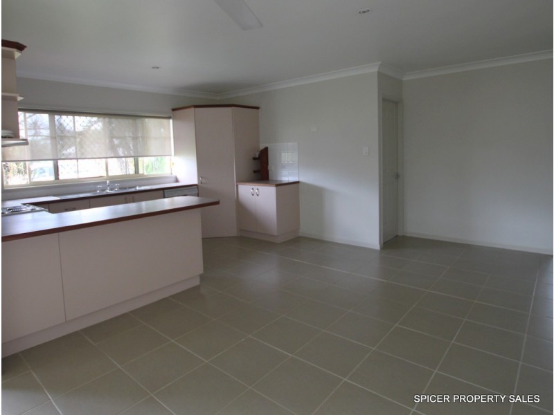 9 Campbell Street, Tully QLD 4854