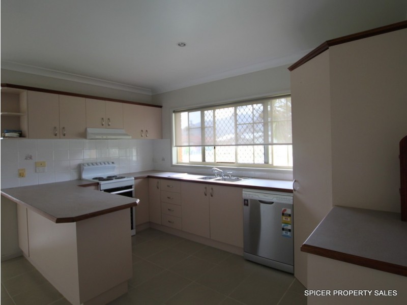 9 Campbell Street, Tully QLD 4854