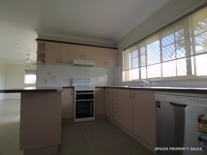 9 Campbell Street, Tully QLD 4854