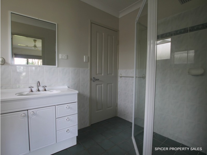 9 Campbell Street, Tully QLD 4854