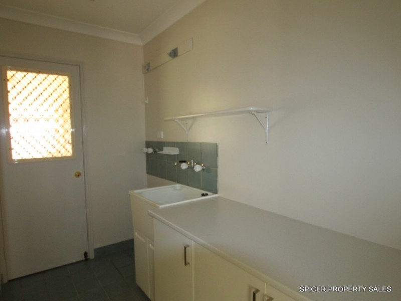9 Campbell Street, Tully QLD 4854