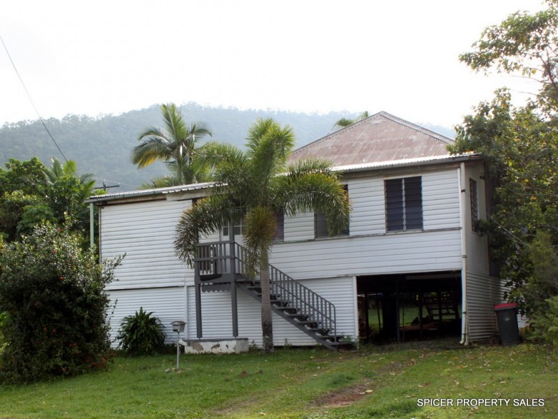 38 McQuillen Street, Tully QLD 4854