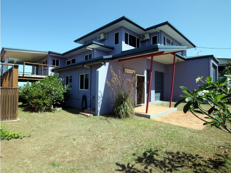 4 Luff Street, Hull Heads QLD 4854