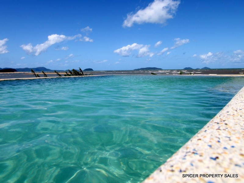 4 Luff Street, Hull Heads QLD 4854