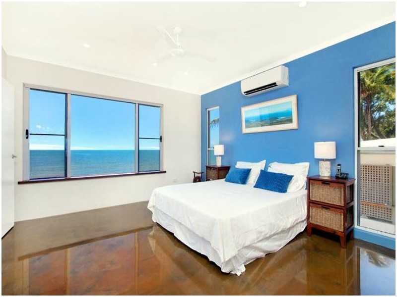 4 Luff Street, Hull Heads QLD 4854