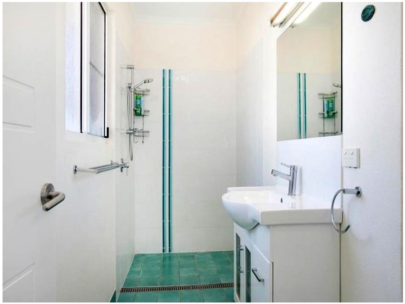 4 Luff Street, Hull Heads QLD 4854