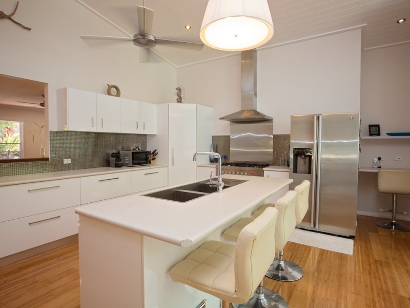 10 Dunkalli Crescent, Wongaling Beach QLD 4852