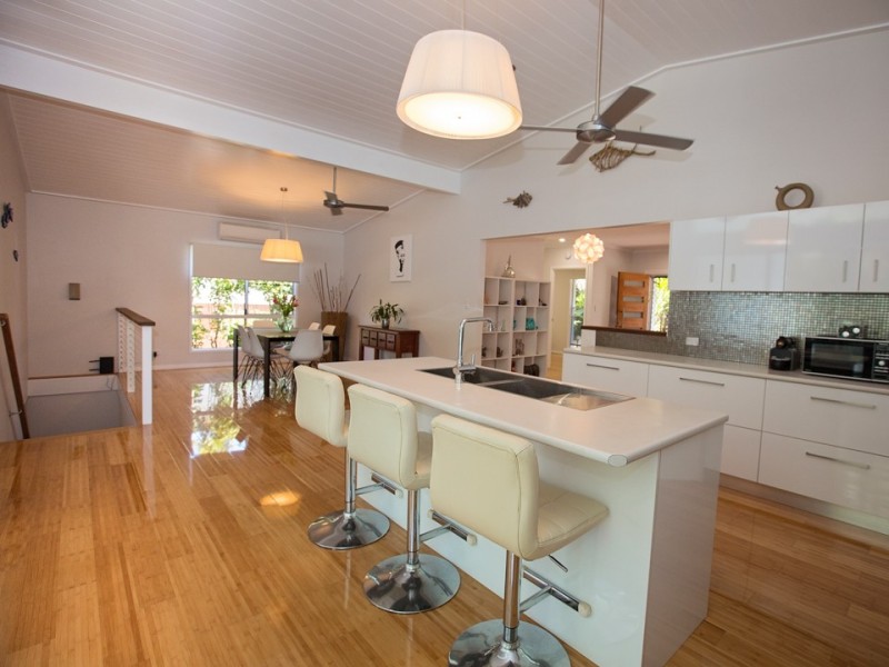 10 Dunkalli Crescent, Wongaling Beach QLD 4852