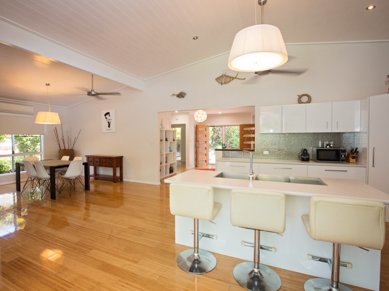 10 Dunkalli Crescent, Wongaling Beach QLD 4852