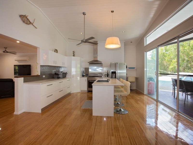 10 Dunkalli Crescent, Wongaling Beach QLD 4852