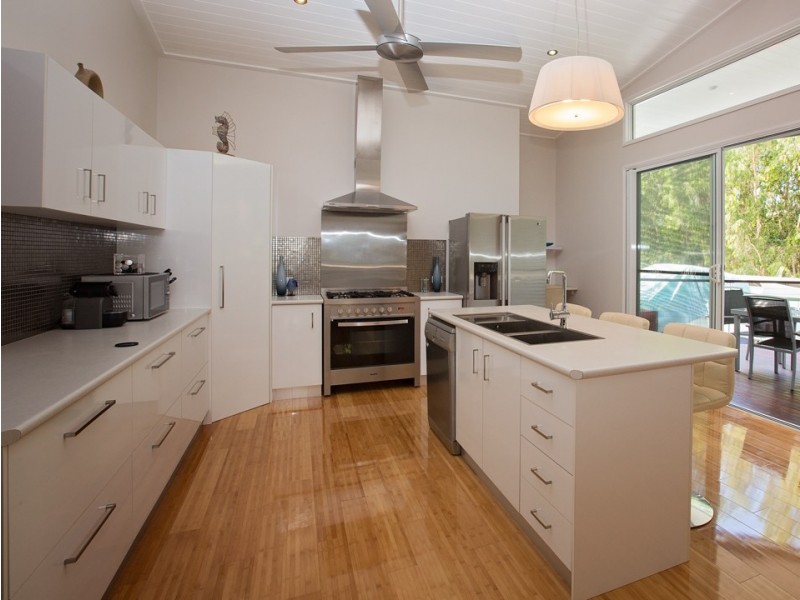 10 Dunkalli Crescent, Wongaling Beach QLD 4852