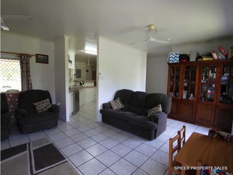 14 Maple Terrace, Tully QLD 4854