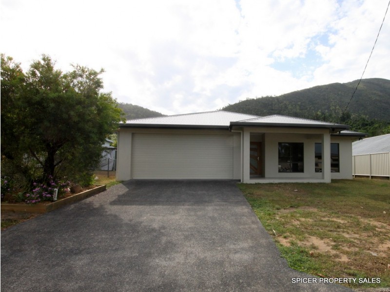 2 Graham Street, Tully QLD 4854