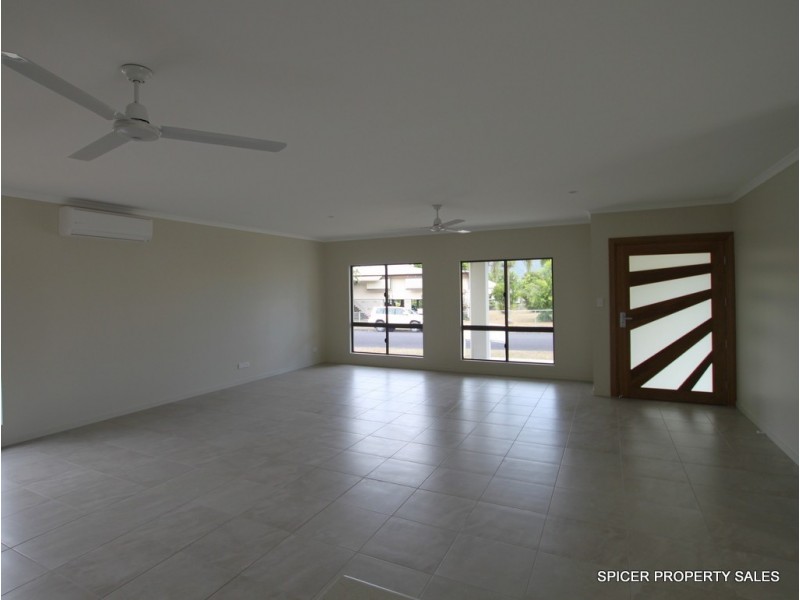 2 Graham Street, Tully QLD 4854