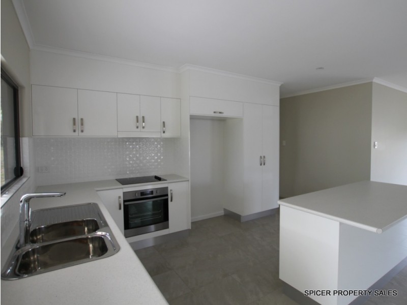 2 Graham Street, Tully QLD 4854