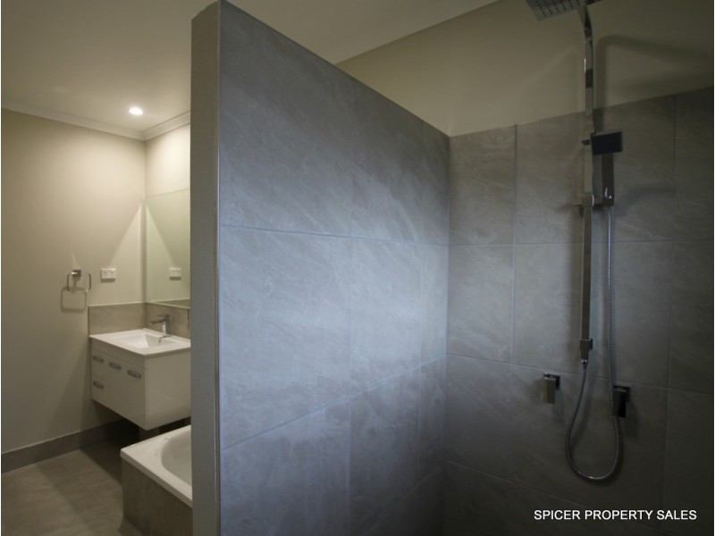 2 Graham Street, Tully QLD 4854
