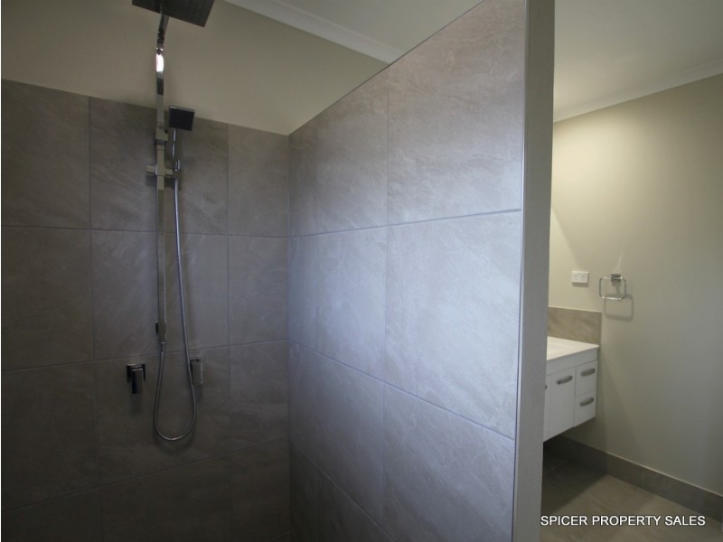2 Graham Street, Tully QLD 4854