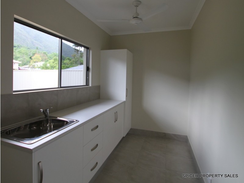 2 Graham Street, Tully QLD 4854