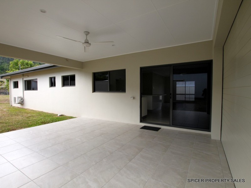 2 Graham Street, Tully QLD 4854