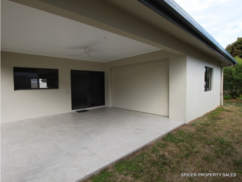 2 Graham Street, Tully QLD 4854