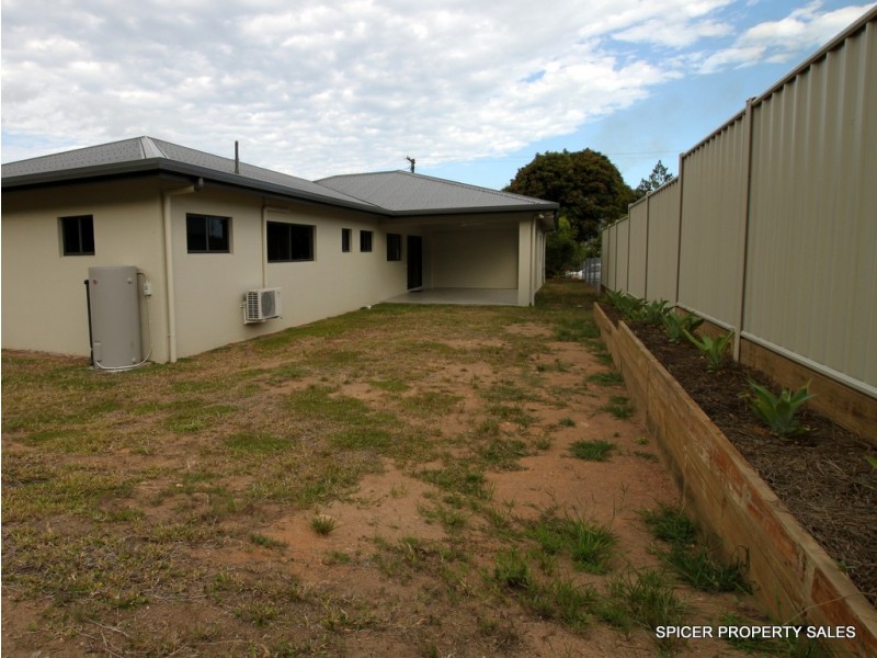 2 Graham Street, Tully QLD 4854