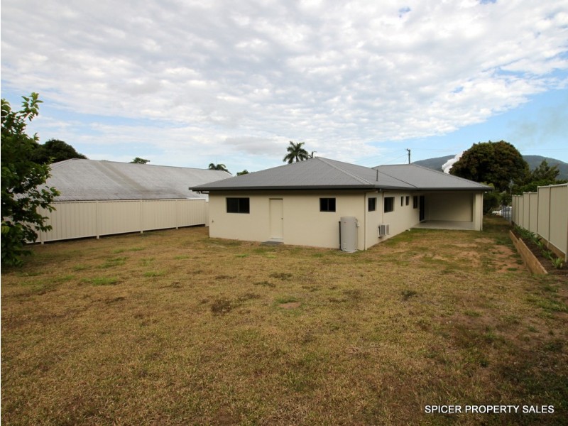 2 Graham Street, Tully QLD 4854