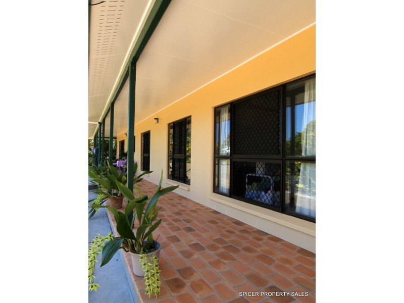 23 Vipiana Drive, Tully Heads QLD 4854