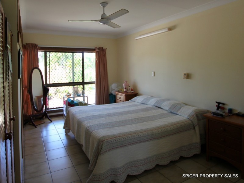 23 Vipiana Drive, Tully Heads QLD 4854