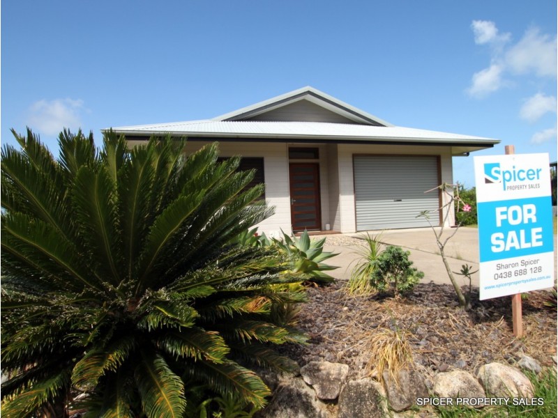 39 Dunkalli Crescent, Mission Beach QLD 4852